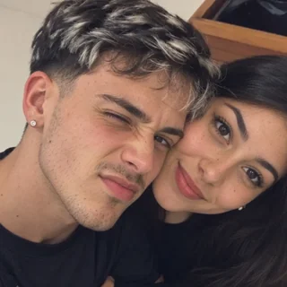 Foto do casal Camila e Felipe